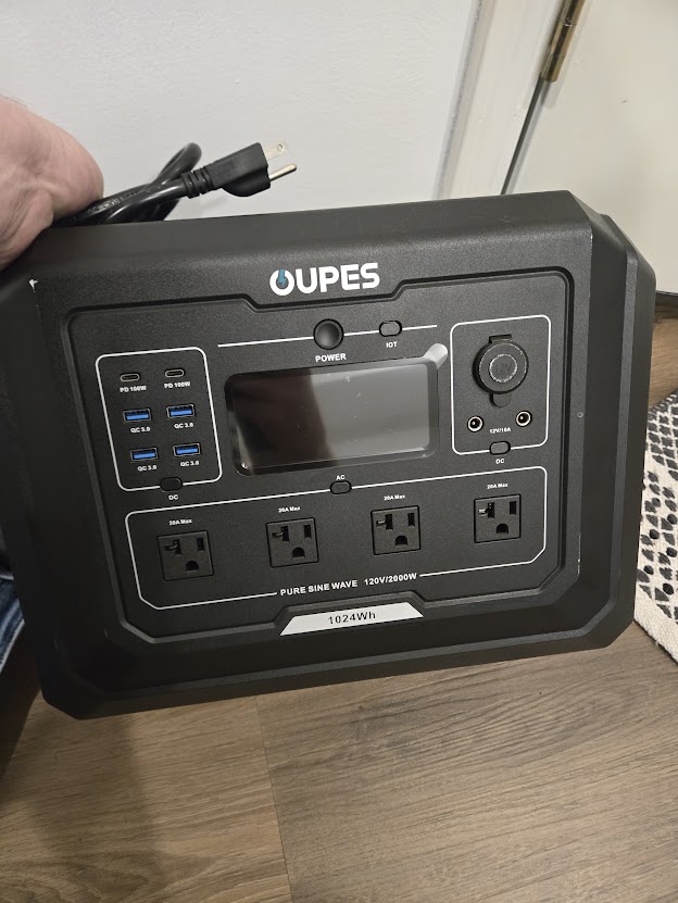 Oupes Mega 1 portable power station
